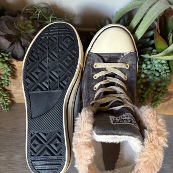 Ber Star Velour & Faux Fur Trimmed & Lined HighTop Sneakers by Beierpai - Picture 3 of 5